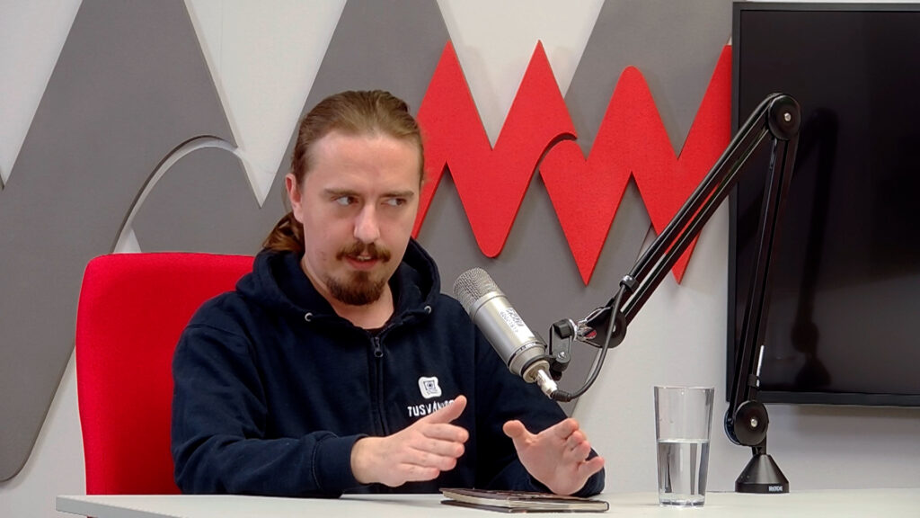 Poétikon: „mi vagyunk a világmindenség orkjai”